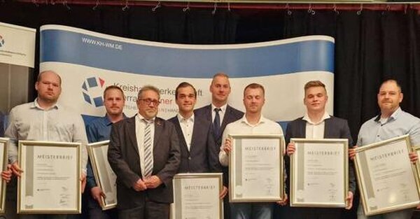 Für die Zukunft im Handwerk - Übergabe der Meisterbriefe Jungmeister